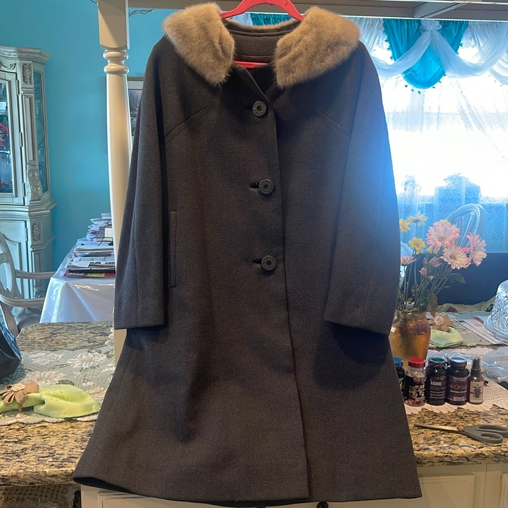 Vintage shagmoor grey wool coat with fur collar